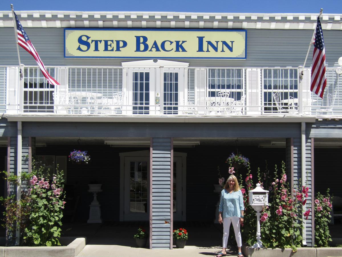 Step Back Inn Aztec Bagian luar foto